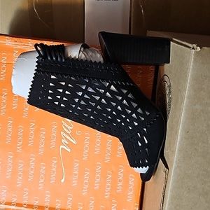 New Mackinj Girl ShoeBoot size 6